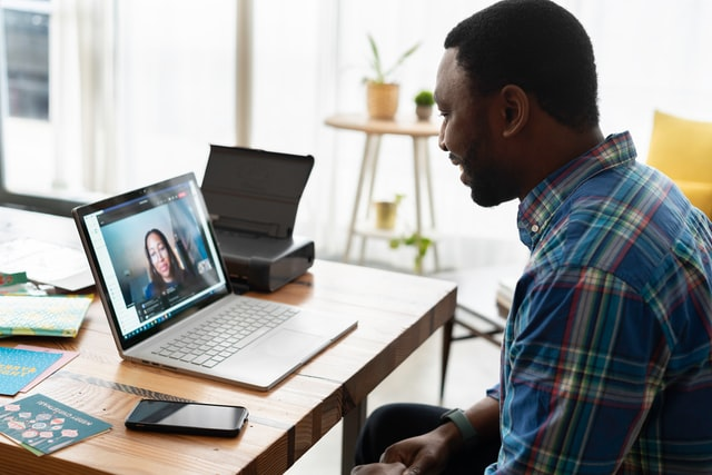 Meeting room setup for online meetings